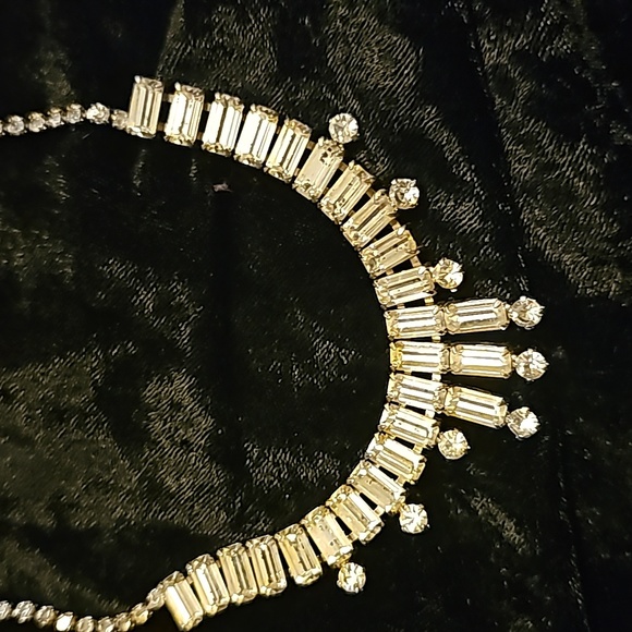 BEAUTIFUL RINESTONES NECKLACE. - Picture 2 of 6